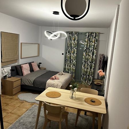 Νεάπολη Apartment Larissa Ngoại thất bức ảnh