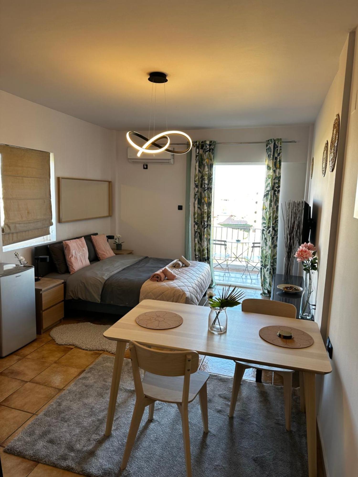 Νεάπολη Apartment Larissa Ngoại thất bức ảnh